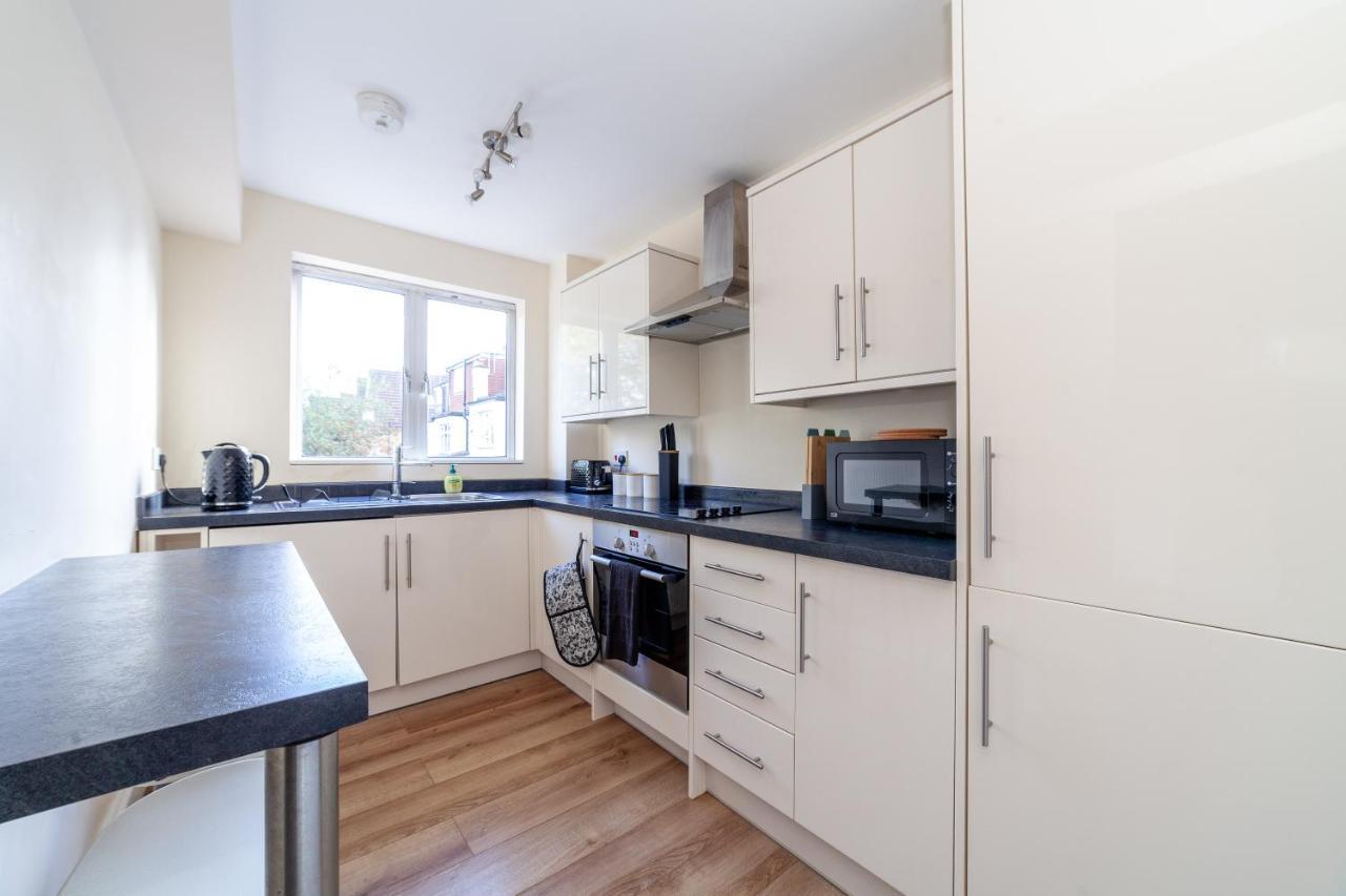 Lovely Studio Flat In Wimbledon W/ Free Parking London Kültér fotó